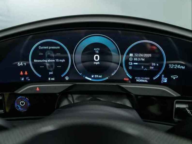 2026 Porsche Taycan GTS - Photo 18