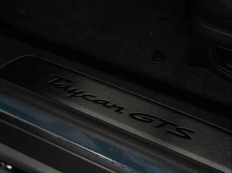 2026 Porsche Taycan GTS - Photo 22