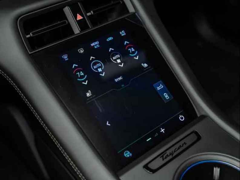 2026 Porsche Taycan GTS - Photo 23