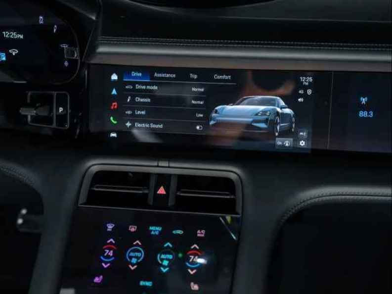 2026 Porsche Taycan GTS - Photo 27