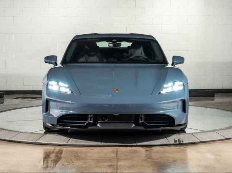 2026 Porsche Taycan GTS - Photo 6