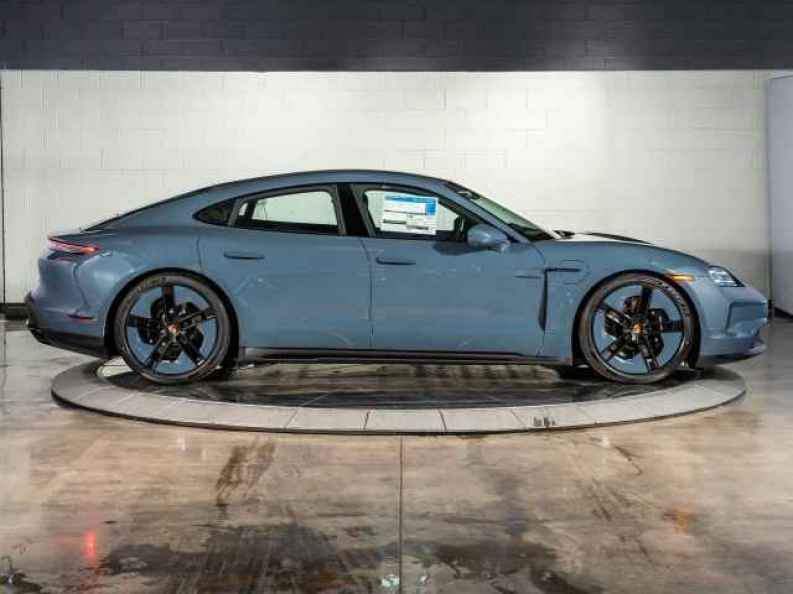 2026 Porsche Taycan GTS - Photo 8