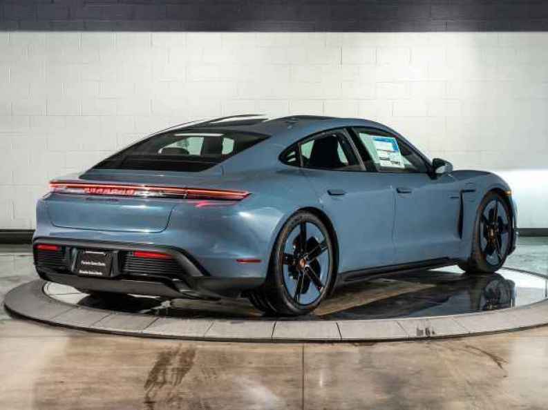 2026 Porsche Taycan GTS - Photo 9