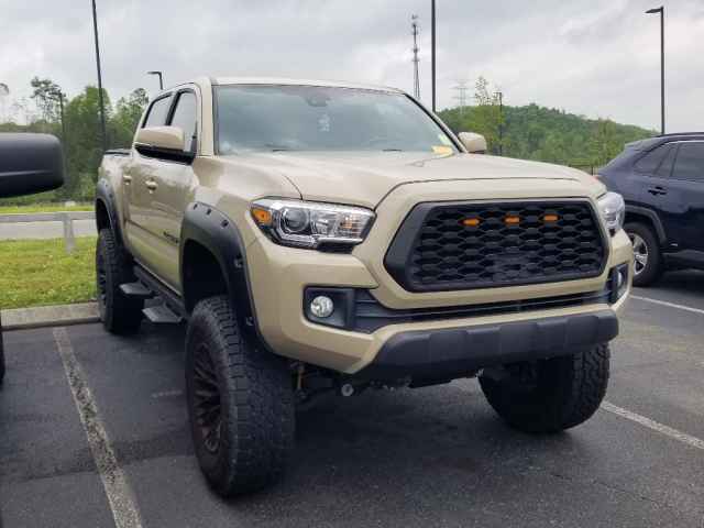 2010 Toyota Tacoma 4x4 V6 4-door Double Cab 5.0 ft SB 5A, B026050A, Photo 1