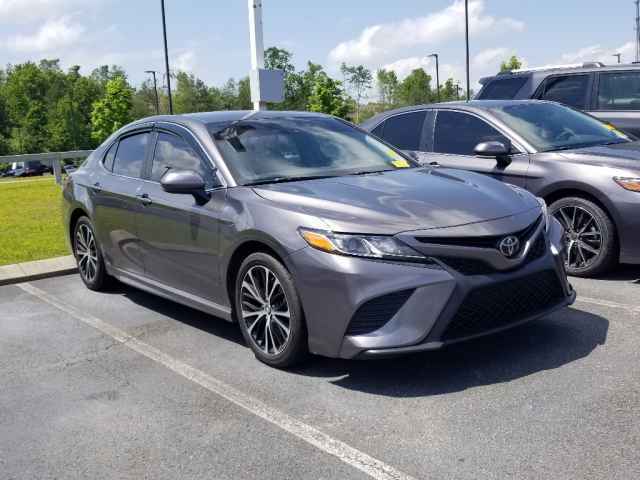 2018 Toyota Camry LE 4-door Sedan, 250410B, Photo 1