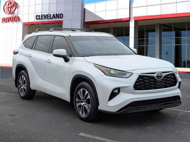 2022 Toyota Highlander AWD XLE 4-door SUV, P11761A, Photo 1