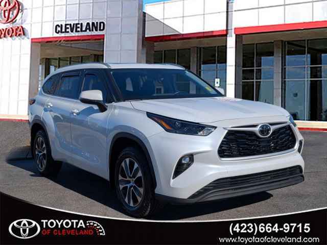 2022 Toyota Highlander XLE FWD, SP11807, Photo 1