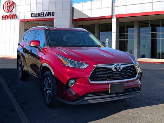 2022 Toyota Highlander AWD XLE 4-door SUV, P11761A, Photo 1