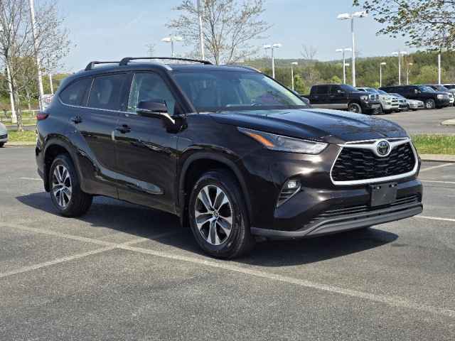 2022 Toyota Highlander AWD XLE 4-door SUV, 250428A, Photo 1