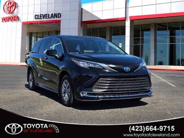 2021 Toyota Sienna XLE 8-Passenger 4-door Mini-Van, SP11405, Photo 1