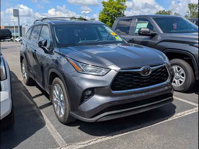 2023 Toyota Highlander Hybrid AWD Limited 4-door SUV, 250679A, Photo 1