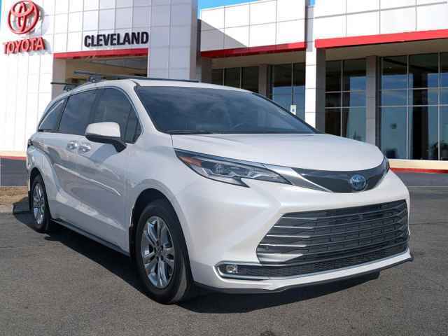 2024 Chrysler Pacifica Touring L 4-door Mini-Van, P11843, Photo 1