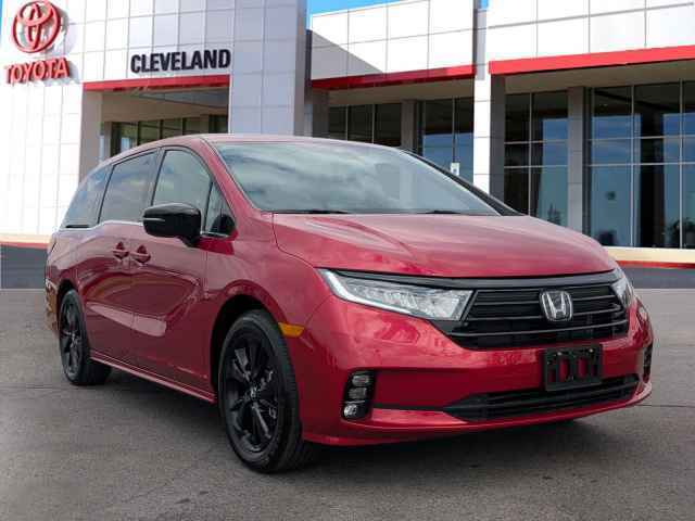 2025 Toyota Sienna AWD XLE 7-Passenger 4-door Mini-Van, 260346A, Photo 1