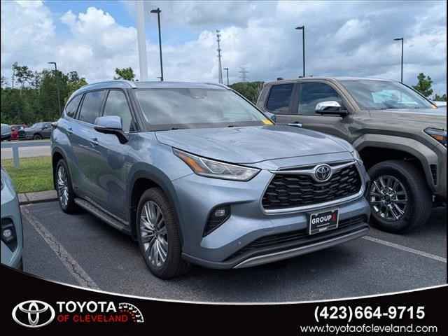 2024 Toyota Highlander LE FWD, B527864, Photo 1