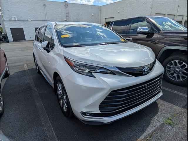 2025 Toyota Sienna XSE AWD 7-Passenger, 250925, Photo 1