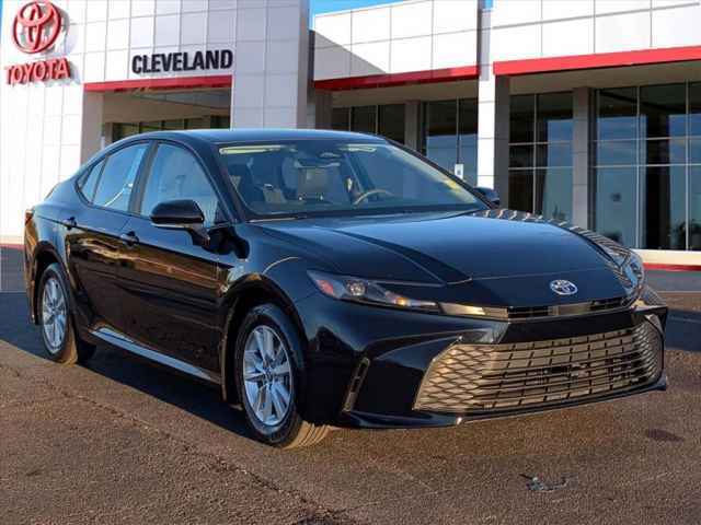 2025 Toyota Camry LE, 251015B, Photo 1