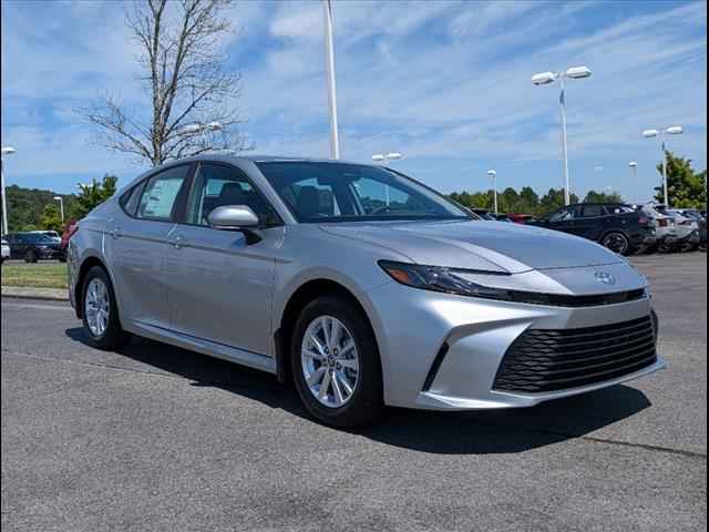 2025 Toyota Camry LE, B031744, Photo 1