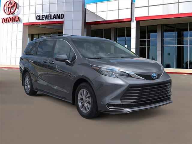 2025 Toyota Sienna AWD XSE 7-Passenger 4-door Mini-Van, 250866, Photo 1
