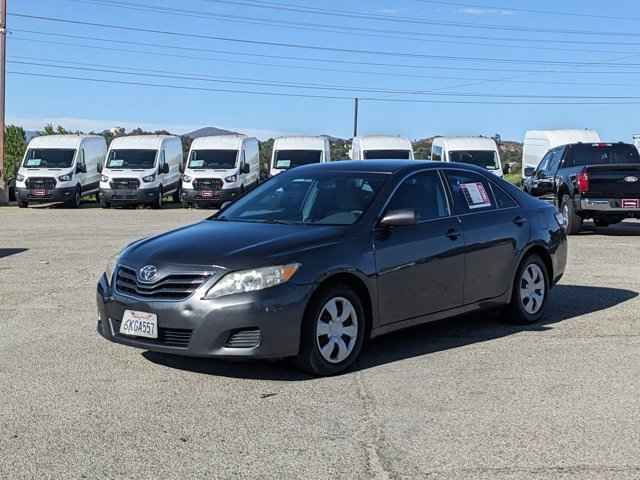 2018 Toyota Camry LE Auto, JU028025, Photo 1