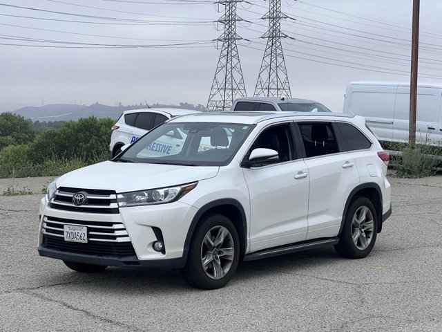 2017 Cadillac Escalade 4WD 4-door Platinum, HR161327, Photo 1