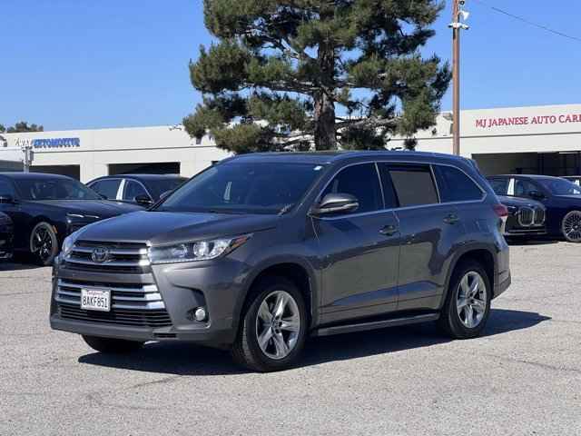 2017 Cadillac Escalade 4WD 4-door Platinum, HR161327, Photo 1
