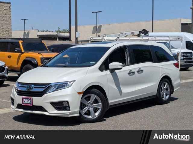 2018 Dodge Grand Caravan SXT Wagon, JR192467, Photo 1