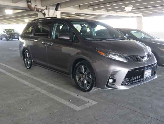 2013 Toyota Sienna 5-door 7-Pass Van V6 LE AAS FWD, DS376431T, Photo 1