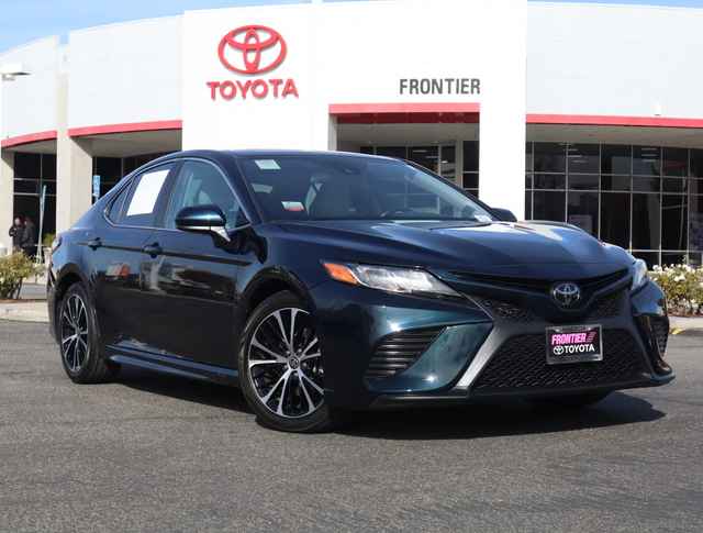 2019 Toyota Camry LE Auto, KU211719T, Photo 1