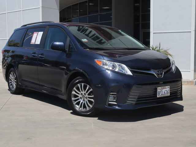 2019 Toyota Sienna SE FWD 8-Passenger, KS019227P, Photo 1