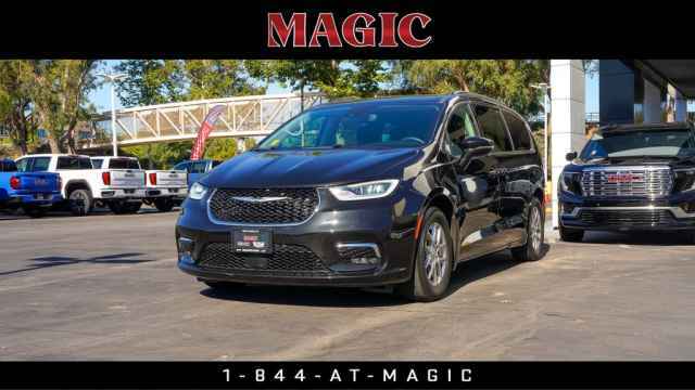 2022 Toyota Sienna Platinum FWD 7-Passenger, 124945, Photo 1