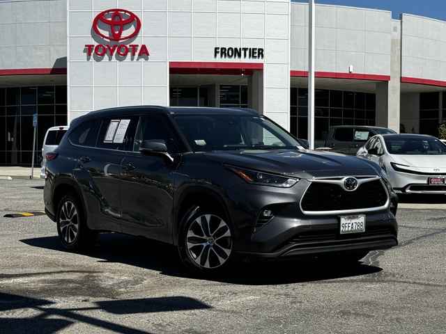 2021 Toyota C-HR LE FWD, M1125211T, Photo 1