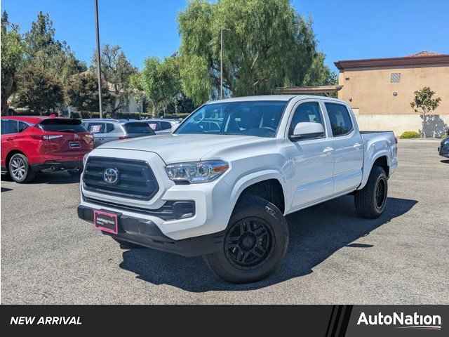 2020 Chevrolet Silverado 1500 2WD Crew Cab 147" Custom, LG224783, Photo 1