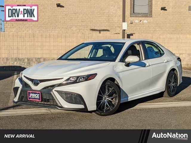 2020 Toyota Camry SE Auto, LU329701, Photo 1