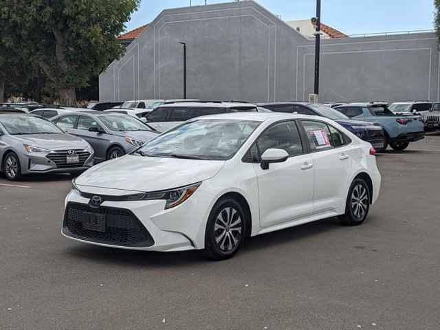 2018 Toyota Camry LE Auto, JU028025, Photo 1