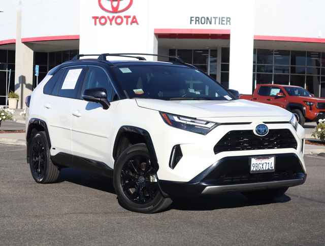 2022 Toyota RAV4 XLE FWD, NW190894R, Photo 1