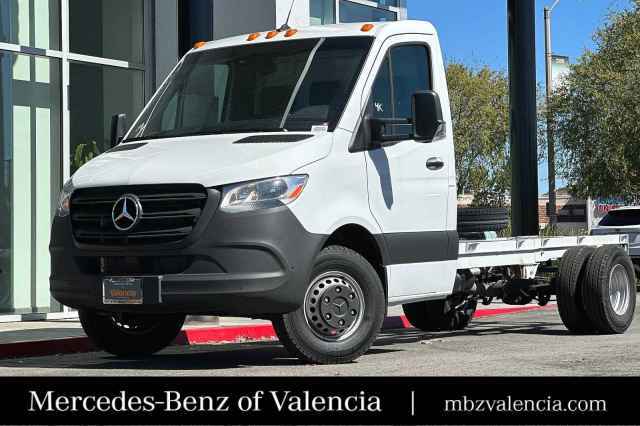 2023 Mercedes-Benz Sprinter Cab Chassis 3500XD Standard Roof I4 Diesel HO 144" AWD, 4N4167, Photo 1