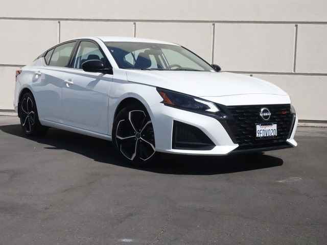 2023 Nissan Altima 2.5 SR Sedan, PN363130, Photo 1