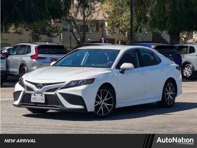 2018 Toyota Camry LE Auto, JU028025, Photo 1