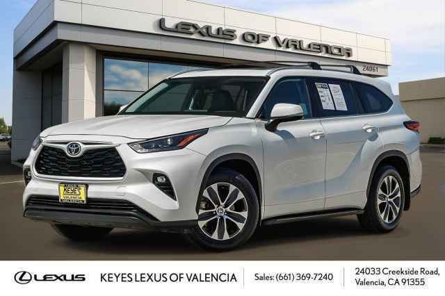 2022 Toyota RAV4 XLE Premium FWD, NC210680T, Photo 1