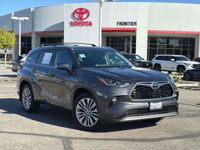 2023 Toyota Rav4 XLE Premium FWD, PD103927T, Photo 1