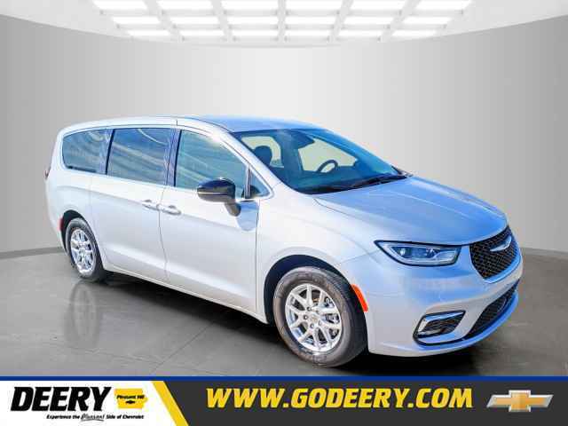 2023 Chrysler Pacifica Touring L AWD, PB8339, Photo 1