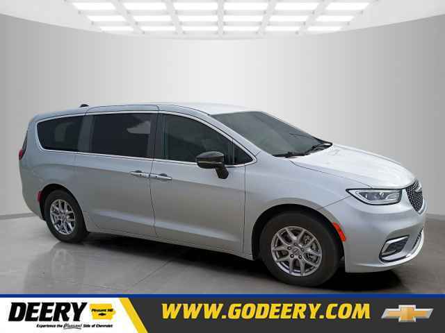 2023 Chrysler Pacifica Touring L AWD, PB8339, Photo 1