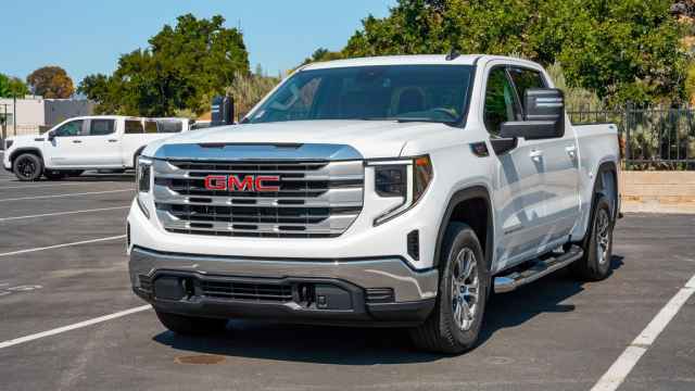 2024 Gmc Sierra 2500hd 4WD Crew Cab 159" AT4, 124685, Photo 1