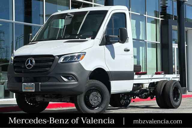 2024 Mercedes-Benz Sprinter Cab Chassis 3500XD Standard Roof I4 Diesel HO 144" AWD, 4N4225, Photo 1