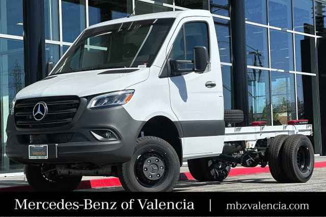 2024 Mercedes-Benz Sprinter Cab Chassis 3500XD Standard Roof I4 Diesel HO 144" AWD, 4N4225, Photo 1