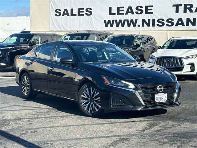 2023 Nissan Altima 2.5 SR Sedan, PN354092N, Photo 1