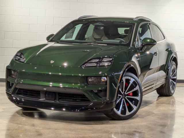 2025 Porsche Cayenne GTS AWD, SC250081, Photo 1