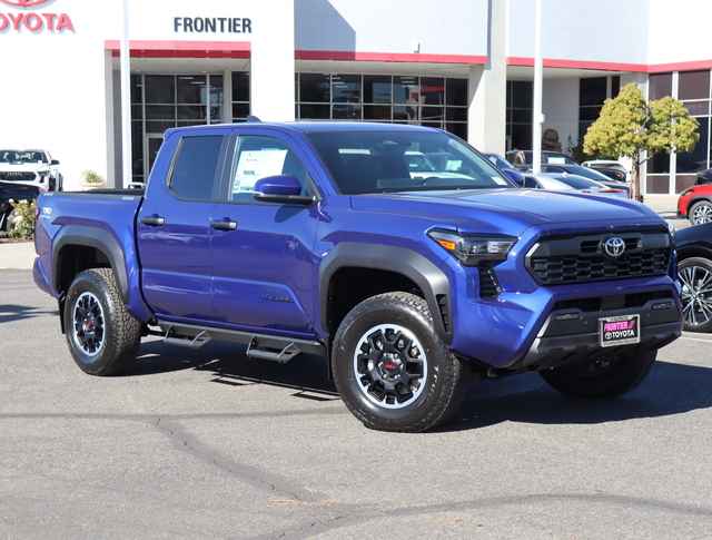 2024 Toyota Tacoma 4WD SR5 Double Cab 5' Bed AT, RM076161, Photo 1