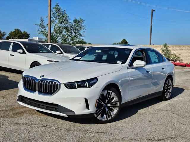 2025 BMW 5 Series 550e xDrive Sedan, SCU50238, Photo 1