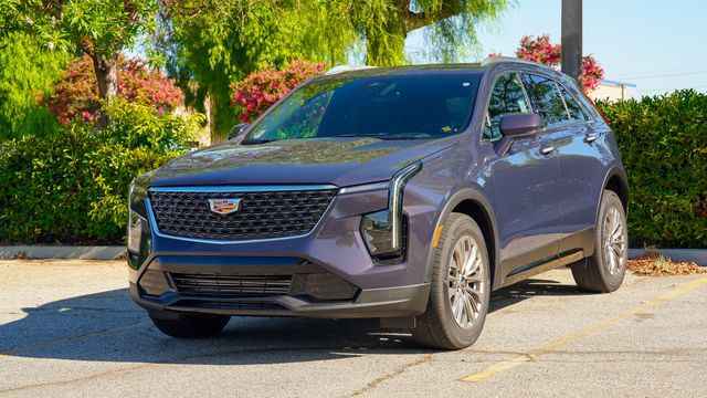 2025 Cadillac Xt4 FWD 4-door Sport, 2251012, Photo 1